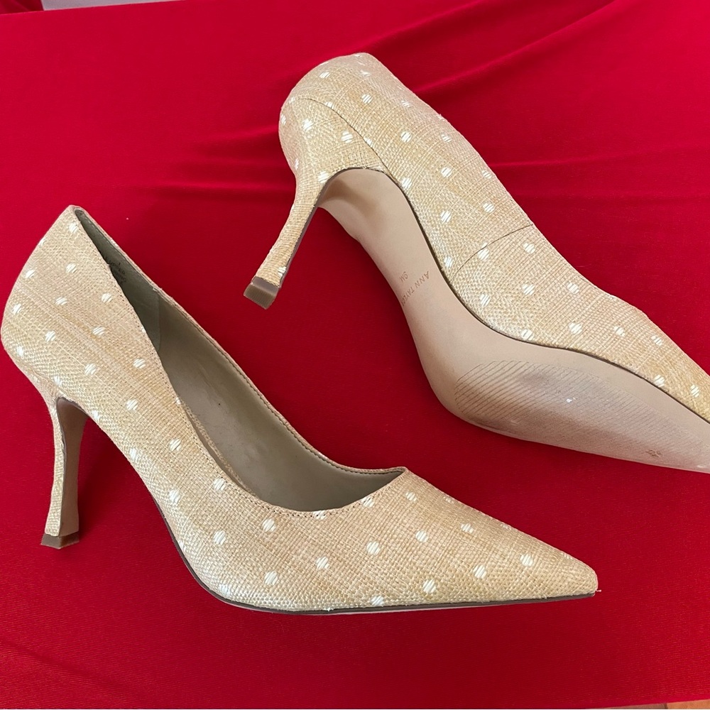Ann Taylor Tan Cream Heels Pointed-Toe Sophistication - Picture 5 of 9